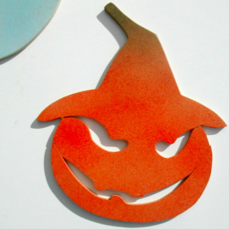 Personnage d' Halloween à décorer "  Citrouille à chapeau"